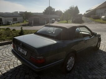 Mercedes Benz 124 Cabrio 220 E - 8