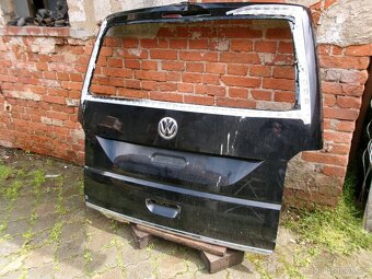 VW T6, T6.1 - zadní dveře ,světla , nárazník - 8