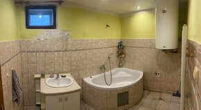 Rodinný dům s rozsáhlým pozemkem Bošín - 8