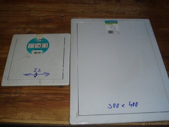 Plotové sloupky,zbytky oplocení. - 8