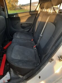 hyundai i20 1.2 62,5kw rv2013 - 8