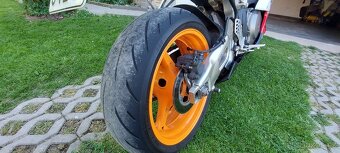 Honda CBR 1000RR Fireblade - 8