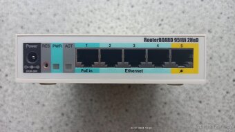 Router MikroTik - 8