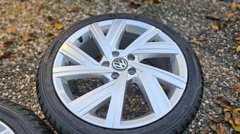 Alu kola VW Bergamo r18 + nové celoročky 225/40 - 8