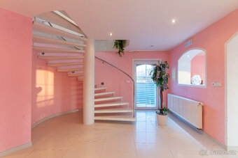 Prodej rodinného domu 200 m², pozemek 586 m² - 1111 - 8