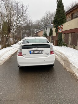 Toyota Prius Hybrid - 8