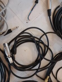kabely a konektory - 8