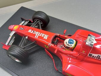 F1 FERRARI F399 1999 MARLBORO SCHUMACHER HOTWHEELS 1:18 - 8