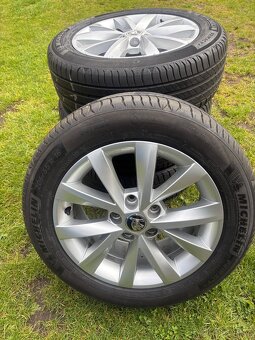 5x112R16 originál Škoda Octavia III letní komplet 205/55R16 - 8