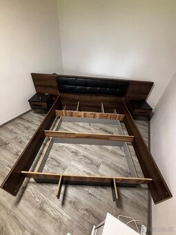 Manželská postel s osvětlením - 8