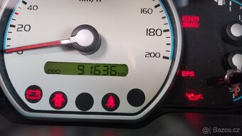 hyundai i10 1,0 - 8