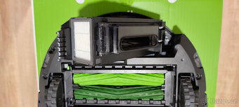 Robotický vysavač iRobot Roomba i7+ - 8