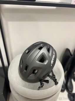 Cyklistická helma MET ECHO, vel. L - 8