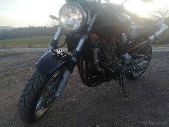 Honda hornet 900 - 8