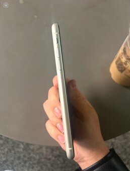 iPhone 11, 128 GB - 8