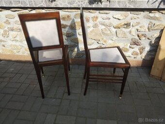 Luxusní dvoumístná sofa po renovaci. - 8