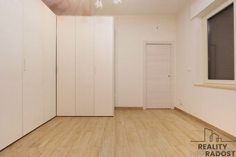 Prodej bytu 4+1, 145 m², Via Dante, Montesilvano, Itálie - 8