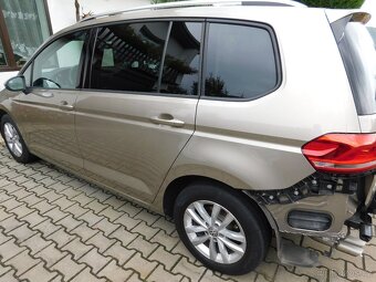 Volkswagen Touran 1.4 benzín r.v.2016 110 kw automat - 8