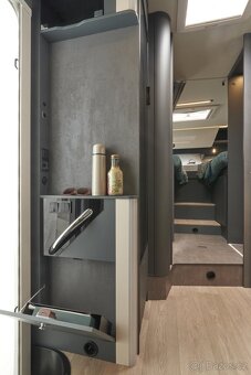 Obytné auto Laika KOSMO H 1409 NOVÉ SKLADEM - 8