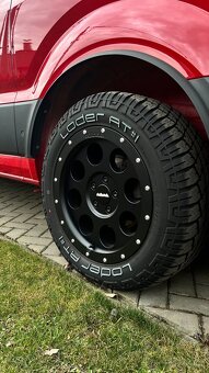 Obytný VW Crafter s jedinečným designovým provedení - 8