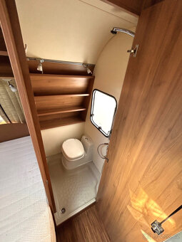 Bürstner Averso 550 TK, PALANDY, PŘEDSTAN, PODLAH. TOPENÍ, U - 8