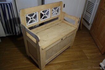 Historická lavice s úložným prostorem - 8