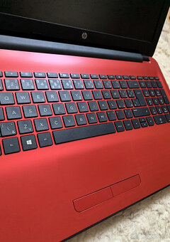Notebook HP 15 - 4x jádro - 8GB RAM - NÁDHERNÝ NOTEBOOK - 8
