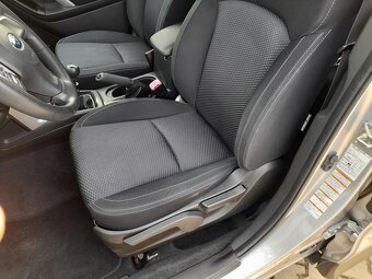Subaru Forester 4×4 2,0i 110 KW AC STK - 8