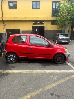 Toyota Yaris 1999 - 8