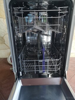 Vestavná myčka Beko 45cm - 8