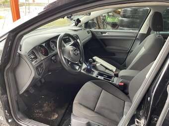 Prodám VW Golf 7 bouraný, 1,2 benzín 63kW, v celku - 8