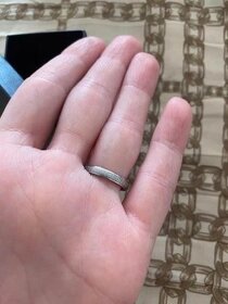 Snubní prsten z chirurgické oceli s třpytivým broušením a zi - 8