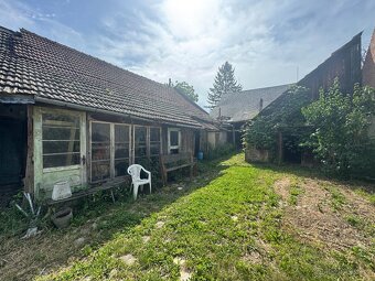 Dům ke kompletní rekonstrukci, pozemek 1704m - 8