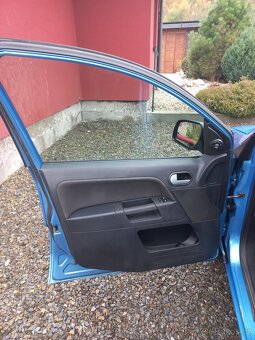 Ford Fusion 1,4 i - 8