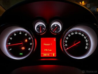 Opel Astra J 1.6 - 8