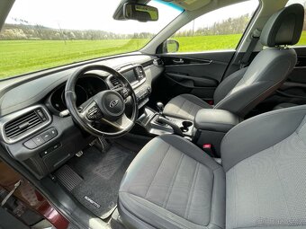 Kia Sorento 2.2Crdi 147kw 4x4 2015 koupeno v ČR - 8