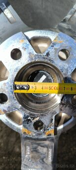 ALU KOLA MOMO R18 5x112 chrom - 8
