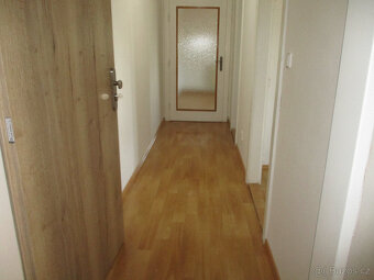 Pronájem bytu 2+1 54m2 ve 2.NP cihl. domu v Opavě - 8