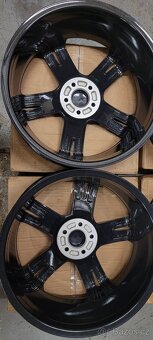 VOLVO XC60,alu 19',originál,černá perleť - 8