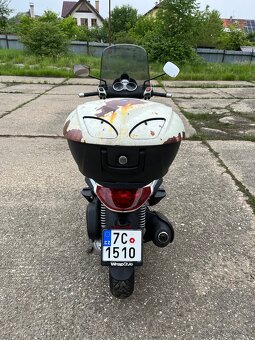 Piaggio Beverly 250 - 8