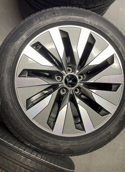 top sada 18" orig. alu kol Audi A6 4K, letní Pirelli - 8