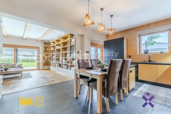 Prodej luxusního rodinného domu 4+kk, 190 m2 - Bochoř, okres - 8
