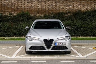 Alfa Romeo Giulia 2.0 GME AT - 8