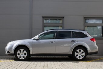 Elegantní a spolehlivý Subaru Outback z roku 2011 - 8