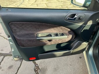 Škoda octavia 1,6 benzin - 8