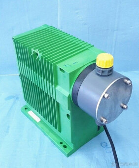 Dávkovací čerpadlo Grundfos DDI 60-10 60Lh 10bar membránové - 8