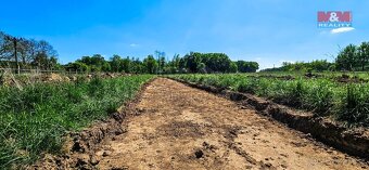 Prodej pozemku k bydlení, 1105 m², Valy - 8