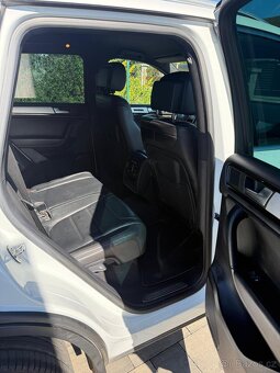 VOLKSWAGEN TOUREG R-LINE DPH - 8