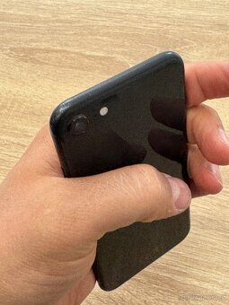 iPhone SE 2020 64GB (nová baterie) - 8