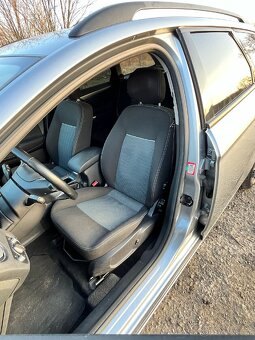 Ford Mondeo 1.6 - 8